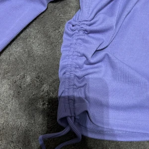 Super fin tight lila tröja!  - Tight lila långärmad tröja från Gina! Super fin och super skön! 💜