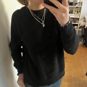 Zara tröja stickad - Svart stickad zara tröja i mjukt alpackaull, 100. Storlek Xs