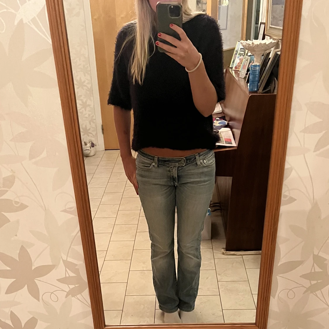 Lågmidjade utsvängda jeans 