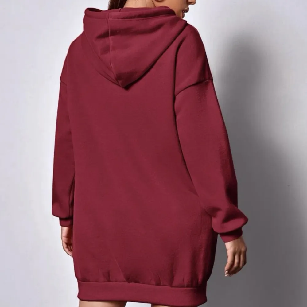 Jätte fin och skön hoodie som är Oversize, har använt den ett par gånger men säljer pga garderob rensning. Köpt för 200kr men säljer för 95kr. Hoodies.