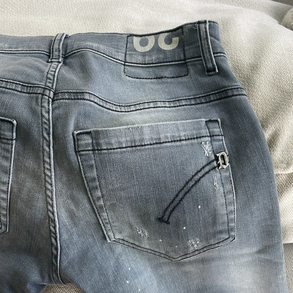 Hej! Säljer nu dessa snygga dondup jeans i storlek 29. I oerhört bra skick! Köpta på NK så kvitto finns! Tveka inte med frågor! 😁. Jeans & Byxor.