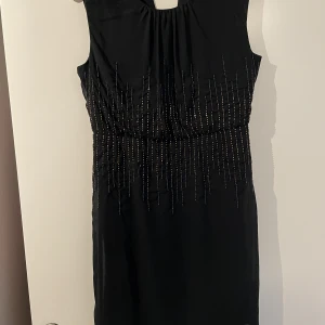 Klänning från Vero Moda - Mycket bra skick, inga fel. Använd några få gånger. 