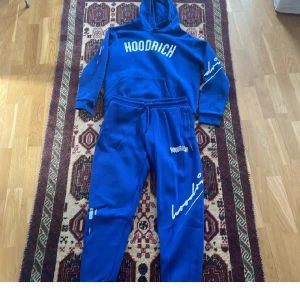Hoodrich Tracksuit - Hoodrich Tracksuit Storlek M Möts Stockholm  Pris kan diskuteras