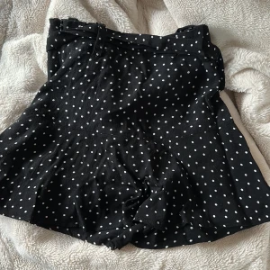 Kjol/shorts  - Jättefina shorts som ser ut som en kjol ❤️ Säljer för de ej kommer till användning 