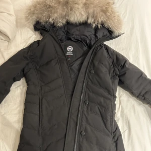 Canada Goose  - Använd en vinter! Storlek S. Modell: Lorette Parka. Nypris 10900! Pris går att diskutera!