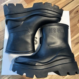 Regn stövlar  - 🦋