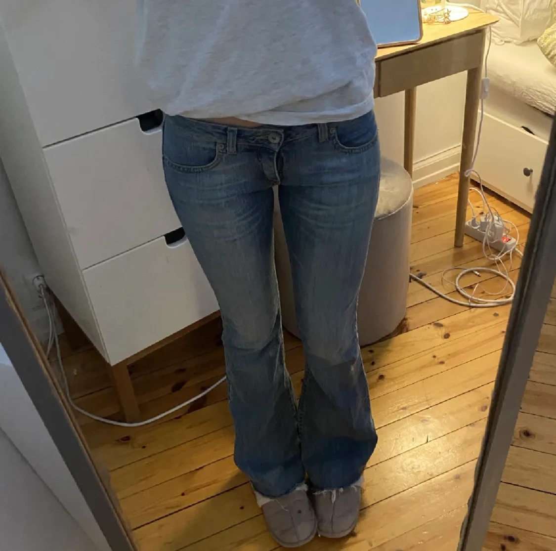 Lågmidjade jeans (NYTT PRIS 860kr)