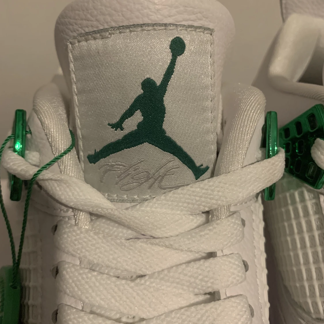 jordan 4 metallic green  - 91