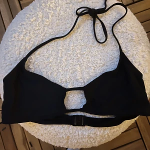 Nelly bikinitopp - Bikinitopp från nelly storlek S