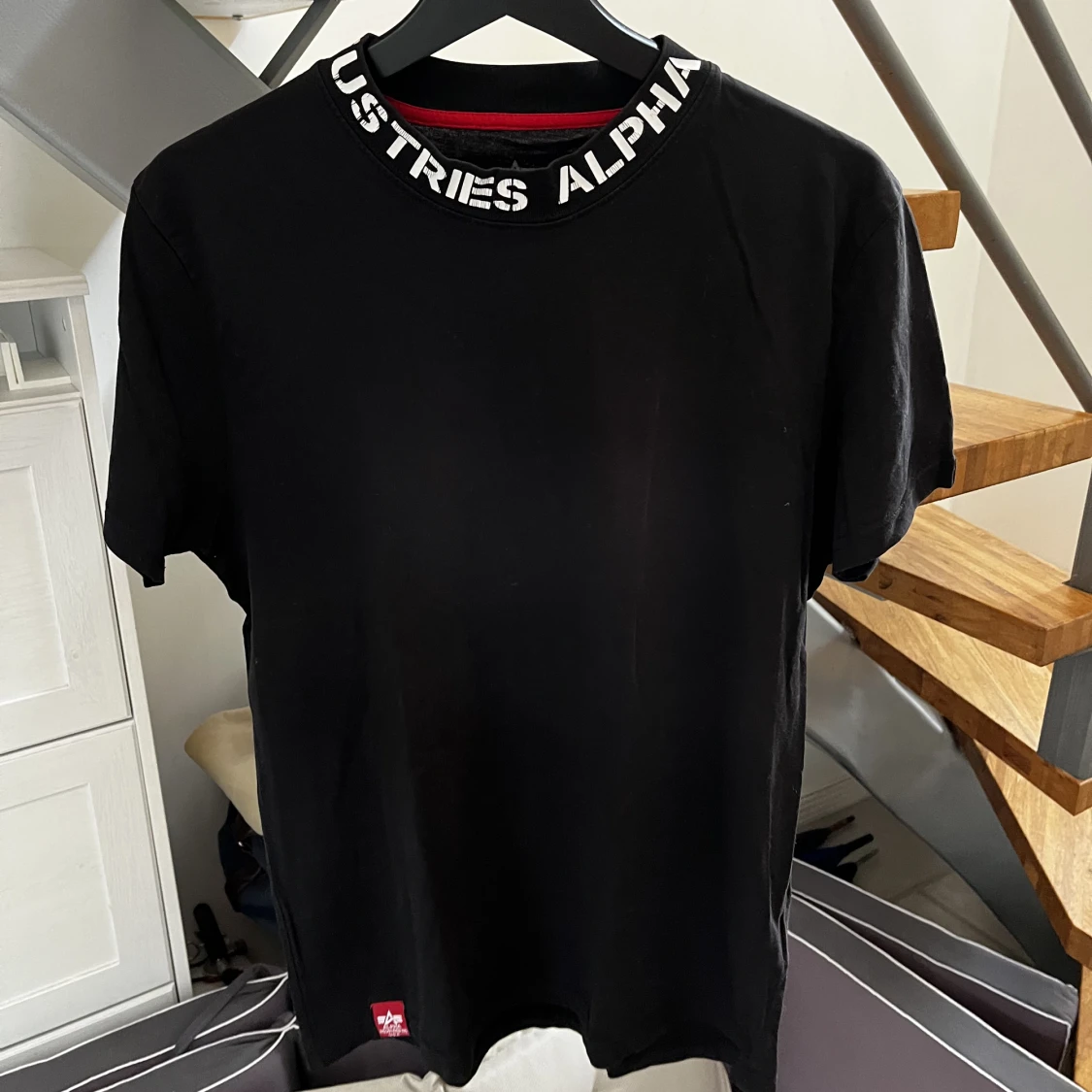 Svart alpha industries t-shirt