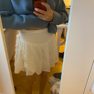 Vit kortkjol - Aldrig använd, fint skick.