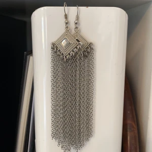 Örhängen - Långa dinglande örhängen