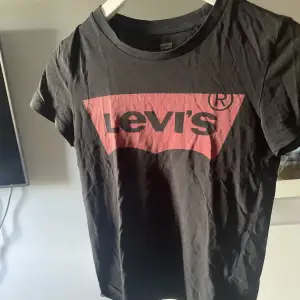 Äkta Levis tshirt