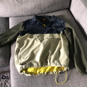 Butter goods jacka - En lätt fodrad anorak jacka