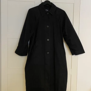 Monki kappa - Säljer min kappa från monki. 