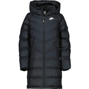 Nike jacka - Säljer pågrund av att den ej kommit till användning. Annars i jättebra skick, aldrig använd. Köpt för ca 1200kr