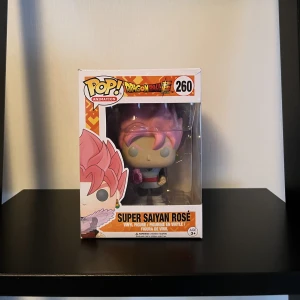 Super saiyan rose goku - Super saiyan rose goku black  Köpt från gamestop 