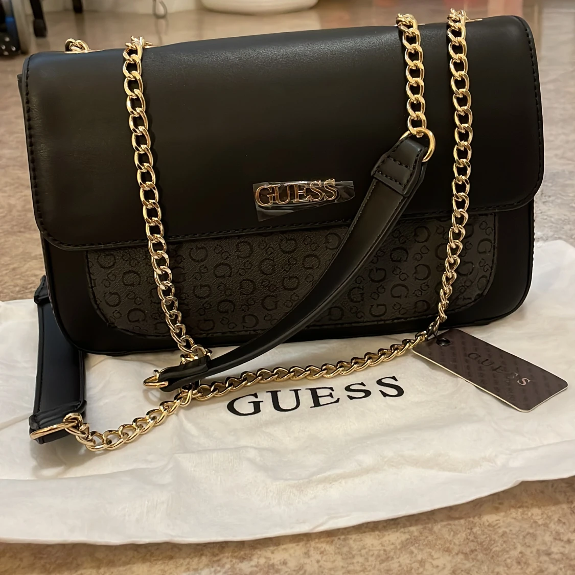 Guess väska - 90