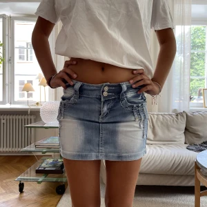  Jeans kjol  -  Säljer denna super snygga jeans kjol