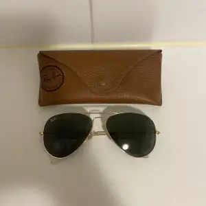 Solglasögon i nyskick