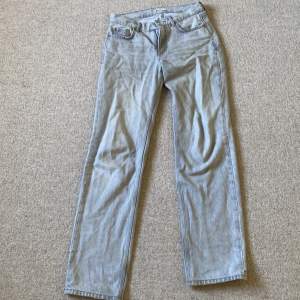 As snygga lågmidjade gråa jeans från Gina tricot!💕köpta för 500 kr