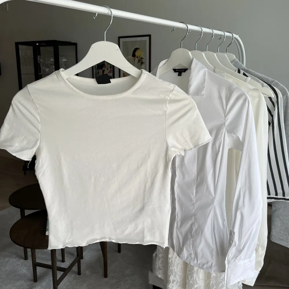 Fin vit croptop från Gina Tricot i storlek XS. Bra skick!. T-shirts.