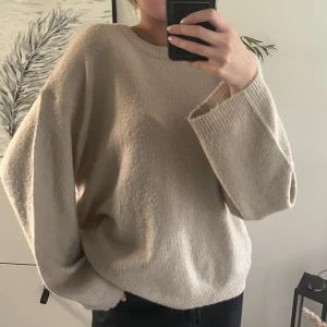 stickad tröja  - använd fåtal ggr.