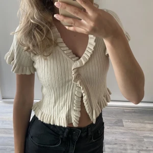 Topp - Gullig topp från Chiquelle, passar xxs-xs. Fint skick, knappt använd 