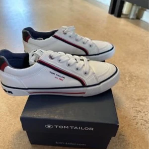 Tommy Tailor - Nya barnskor aldrig använda 