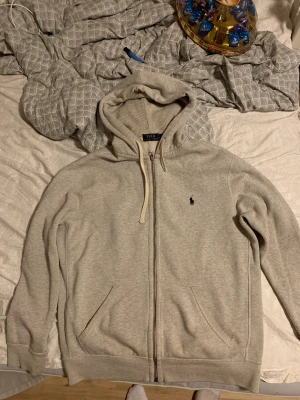 Ralph lauren - Garderob rensning så säljer lite kläder 300kr storlek L