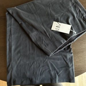 Långkjol  - Helt ny långkjol. Säljer då den va lite kort på mig (är 1,78)