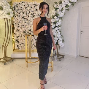 Elegant och snygg klänning - Säljer min eleganta klänning som är i helt nytt skick.