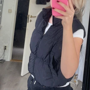 Kort väst - Kort väst från hm, använd 1 gång, !🩷