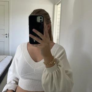 Långärmad topp - Säljer denna långärmade tröja från Zara! Aldrig använd så i toppskick