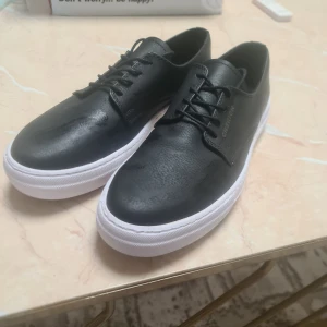 Finskor - Har ett par finskor som jag aldrig använder har provat 1 gång och inget mer. Rätt så sköna faktist.