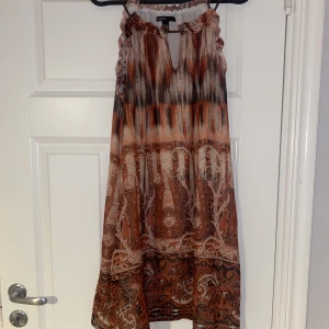 Sommar kläning - Super fin kläning från mango🎀