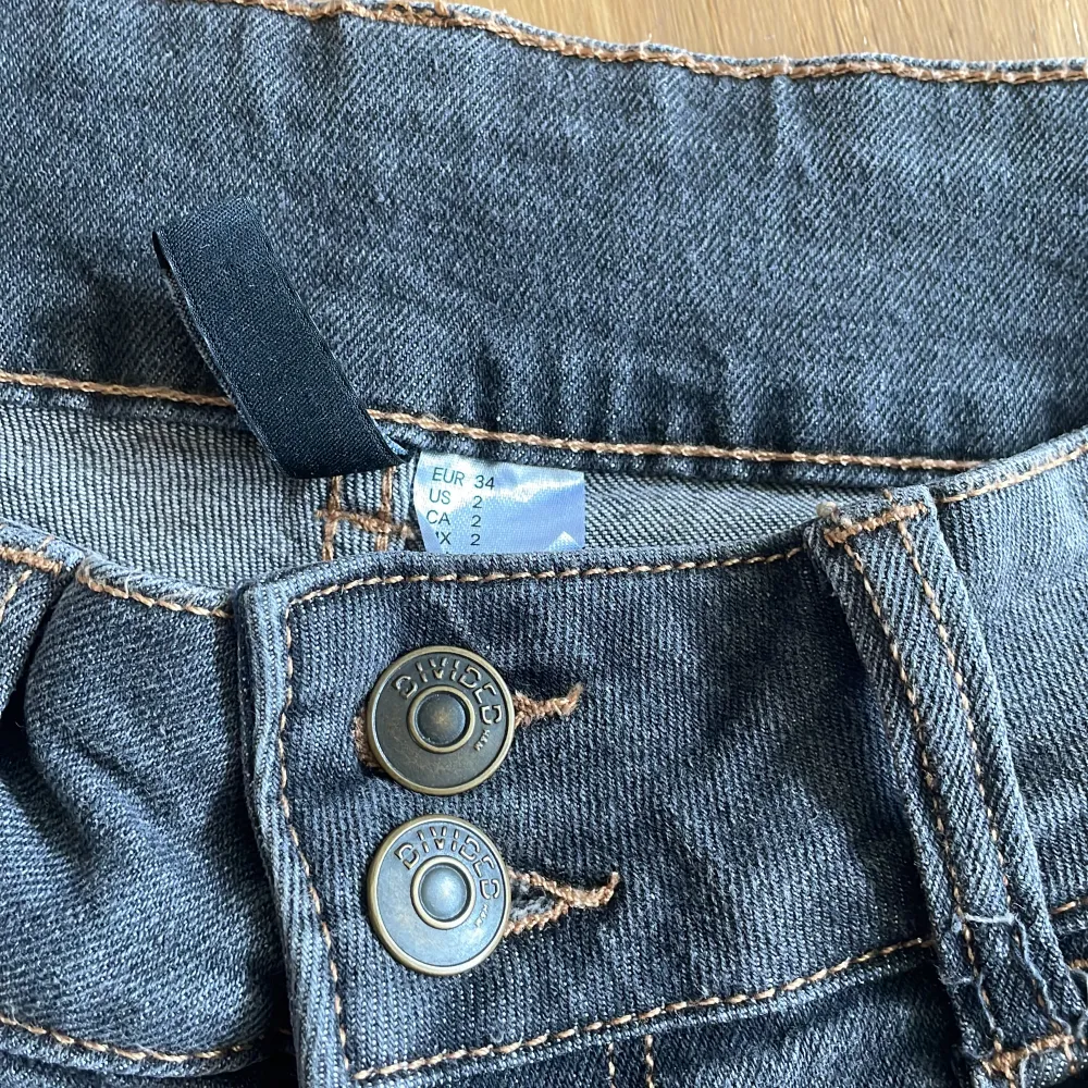 Lågmidjade bootcut jeans storlek 34. Jeans & Byxor.