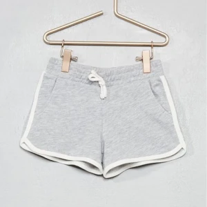 Gråa shorts  - Jätte sköna och bekväma gråa mjukis shorts 