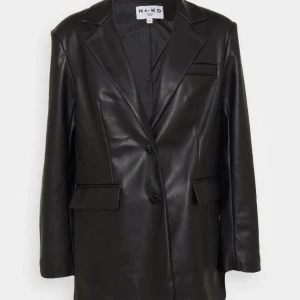 Skinnkavaj - Knappast använd blazer som är så snygg! Nypris är 1800 kr! 💞💞