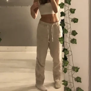 Linnebycxor - Står inte någon strl i men skulle uppskatta de till 34/S. Jag på bilden är 164💗