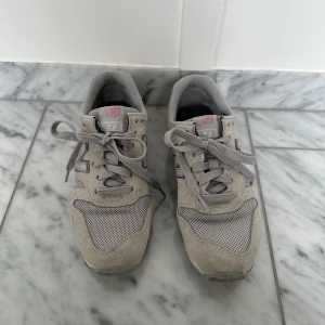 New Balance 373 - Superfina sneakers från New Balance i jättebra skick💜 Knappt använda 