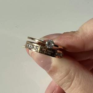 En fin ring i rosé guld och Cubic Zirkon💍Ringmått: 19mm
