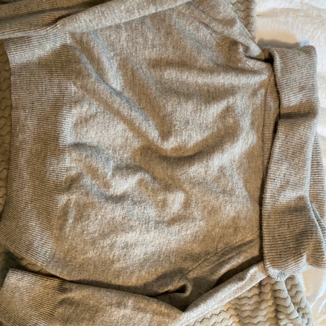 Grå Off shoulder stickad tröja  - 90