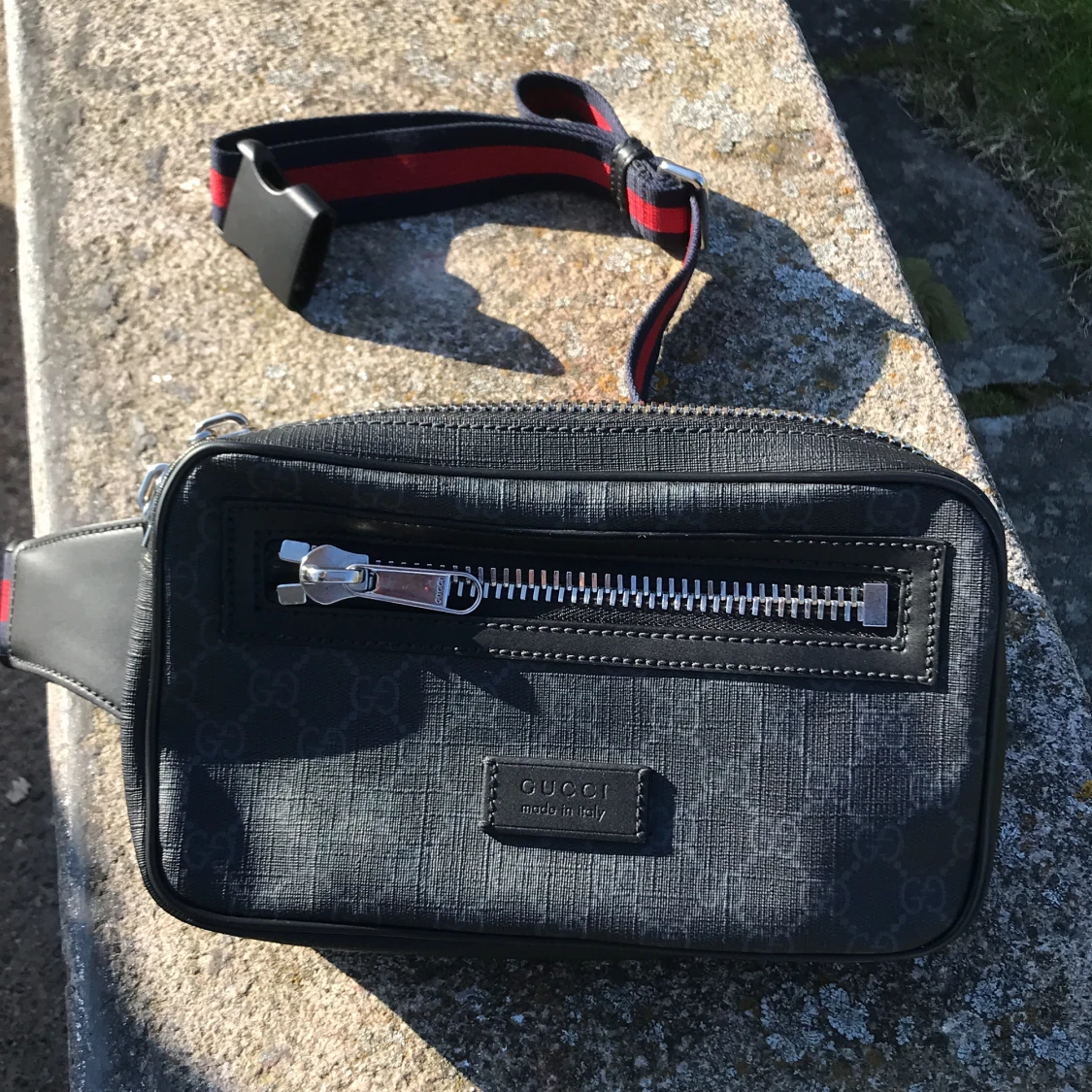 Äkta Gucci Supreme midjeväska