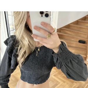 Söt topp - Så söt topp ifrån zara, tror ej den säljs längre, toppen skick❤️‍🔥