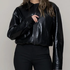 LXA jacka - Säljer min helt nya lxa jacka i storlek 36.