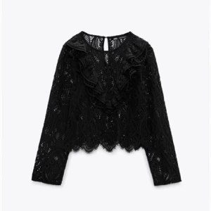 Zara spets blus topp - Säljer denna jättefina spets blus från zara MED LAPPAR!💕🤘🏻