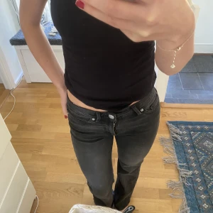 Jeans - Mide rise bootcut jeans från only nästan aldrig använda 