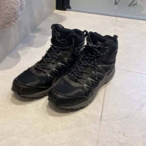 Spray way skor  - Säljer mina skor pga ingen användning. Skick 8/10