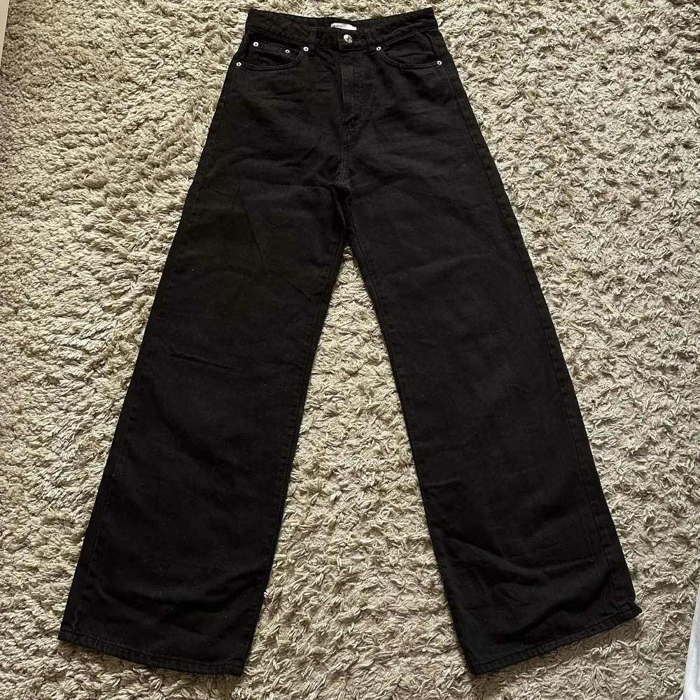 Svarta jeans från Gina. Storlek 36. 💞💓💕💗. Jeans & Byxor.